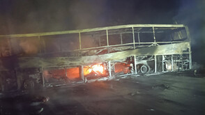 Автобус с пътници и два камиона се запалиха след катастрофа на пътя Русе-София (СНИМКИ)