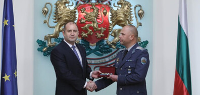 Радев удостои български военнослужещи с висши военни звания (ВИДЕО+СНИМКИ)