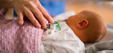 Бебе с COVID-19 е прието в болницата в Шумен