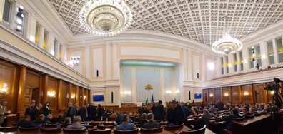 След дълги заседания и спорове: Парламентът приключи с промените в Изборния кодекс