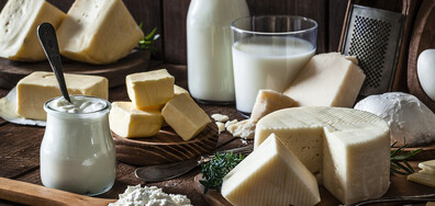 По-евтини сирене, кашкавал и мляко в някои магазини: Колко ще ни струват млечните продукти?