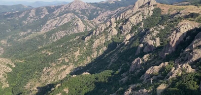 Съдът обяви за незаконно изграждането на туристически комплекс в ПП „Сините камъни“