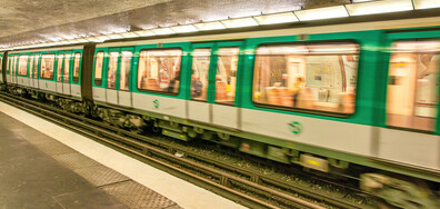 Френската полиция задържа мъж, намушкал три жени в парижкото метро