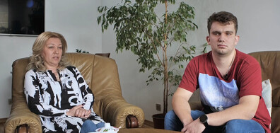 Несъществуващите хора: Майка и синът ѝ живеят 22 години без документи у нас