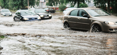 Порои предизвикаха наводнения в Турция, нивото на водата достигна метър