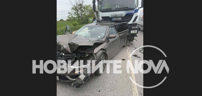 Камион блъсна служебната кола на кмета на Кричим (ВИДЕО+СНИМКИ)