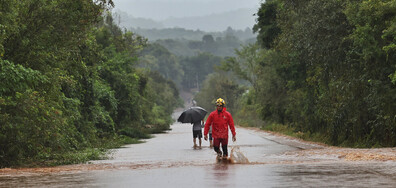 13 станаха жертвите на наводненията в Южна Бразилия (ВИДЕО)