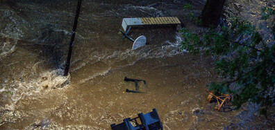 Буря с градушка наводни Плевен, градът беше блокиран за часове (ВИДЕО+СНИМКИ)
