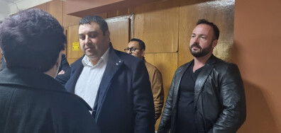 Кметът на Омуртаг Ешреф Ешрефов остава под домашен арест