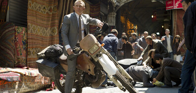 Даниел Крейг се изправя срещу Хавиер Бардем в „007 координати: Скайфол“