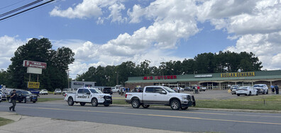 Три жертви и 10 ранени при стрелба в супермаркет в Арканзас