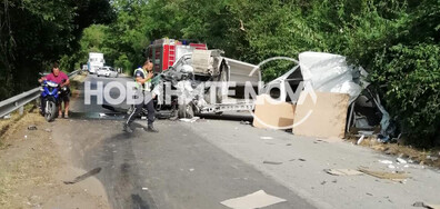Тежка катастрофа между камион и бус край Свищов (СНИМКИ)