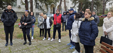 Протест пред Югозападната болница след смъртта на мъж. Лекарите излязоха с позиция