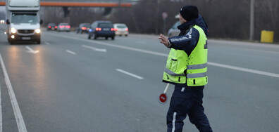 Възможно ли е цивилни коли на МВР да ни спират за проверка