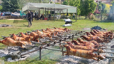 Започва празникът на чевермето: Хиляди почитатели на автентичния вкус се стичат към Златоград
