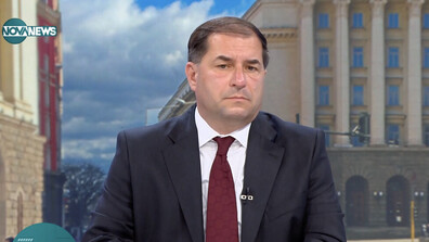 “Юридически несъстоятелни и политически посредствени”: Борислав Цеков категоризира мотивите на президента за референдума