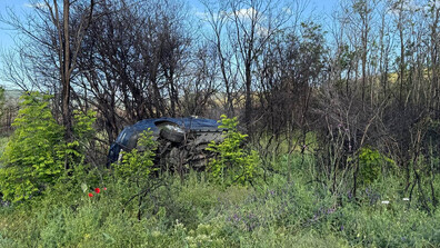 Огнеборци спасиха пострадали при катастрофа в Пловдивско (СНИМКИ)