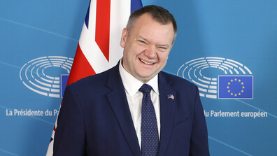 Британският министър за отношенията с ЕС на визита у нас