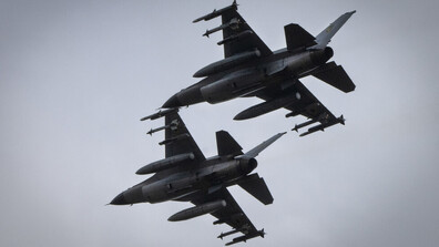 Американски изтребител F-16 се разби в Германия по време на учение