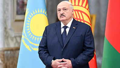 Белград осъмна с билбордове за рождения ден на Лукашенко (СНИМКА)