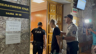 Пуснаха под домашен арест двама от обвиняемите за побоя над полицейския шеф в Русе