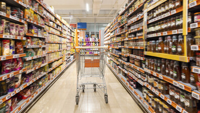 След двойното етикетиране: Има ли ръст в цените на хранителни продукти в големите вериги и в кварталните магазини