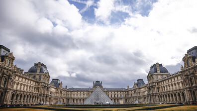 Лувърът затвори една от галериите си