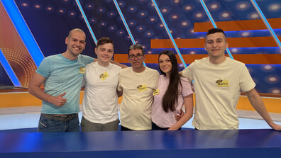 Божански се изправят срещу Аналогови в "Семейни войни"