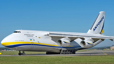 Легендарният Антонов-124 „Руслан“ каца на летището в София