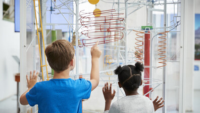 Деца създават иновативни технологични проекти