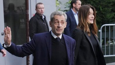 Парижки съд решава дали да освободи от затвора Никола Саркози