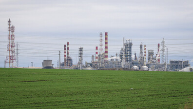 Бъдещето на „Лукойл” у нас: Правомощията на особения управител и политическите дебати около рафинерията