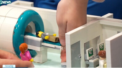 Миниатюрни модели на апарата за ядрено-магнитен резонанс подготвят децата за прегледа