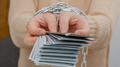 Завързаха и ограбиха жена в Благоевградско