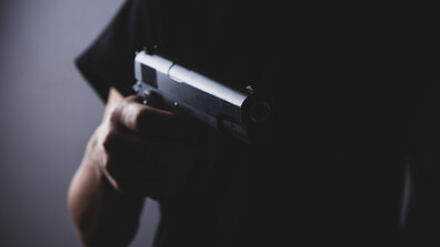 Заловиха жена за въоръжен грабеж на супермаркет във Варна