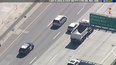 Със 150 км/ч: Полицията преследва жена с крадена кола близо 300 километра, тя избяга в Мексико (ВИДЕО)