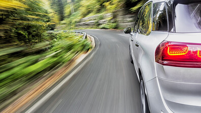 ЕС въвежда задължителни задни светлини на колите и през деня