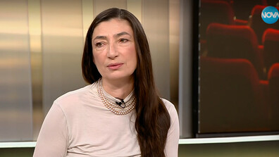 „Там“: Снежина Петрова за новите форми на сцената и търсенето на лично убежище