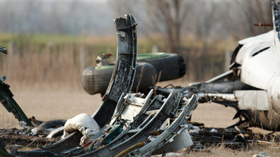 Загинал и ранен при катастрофа на самолет в Сърбия