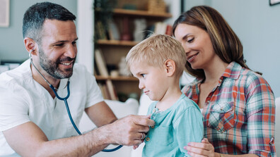 Водещи столични лекари преглеждаха деца в Монтанa