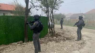 Разкриха група, разпространявала дрога чрез куриерски пратки в цялата страна