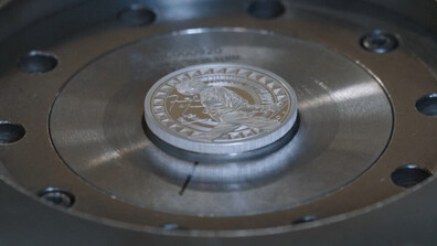 Кралският монетен двор представи монети в чест на Фреди Меркюри