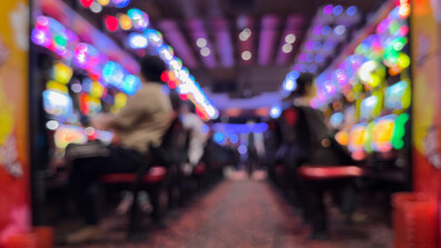 Мащабна полицейска акция във Варна за непълнолетни в казина