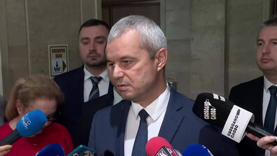 „Възраждане” ще сезира КС за особения управител на "Лукойл"