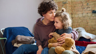 Повече от 80% от децата, настанени в приемни семейства, са преживели преди това физическо или емоционално насилие