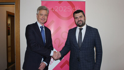 Министърът на външните работи проведе среща с посланиците на държавите членки на ЕС