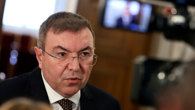 Костадин Ангелов: Възнагражденията за младите лекари ще бъдат осигурени