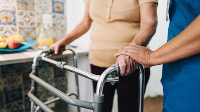 Правителството отпуска 143 хил. лв. за изграждането на три нови центъра за възрастни хора