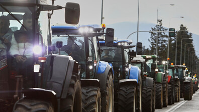 Караджов поиска спешни мерки от ЕК за блокадите на границата ни с Гърция