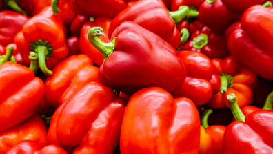 Българската червена чушка - сред 12-те суперпродукта, които пазят зрението